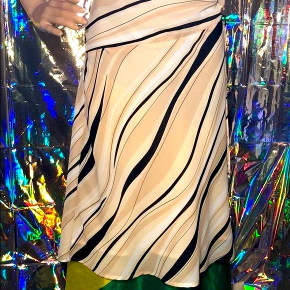 Worthington skirt - Picture 3 of 11